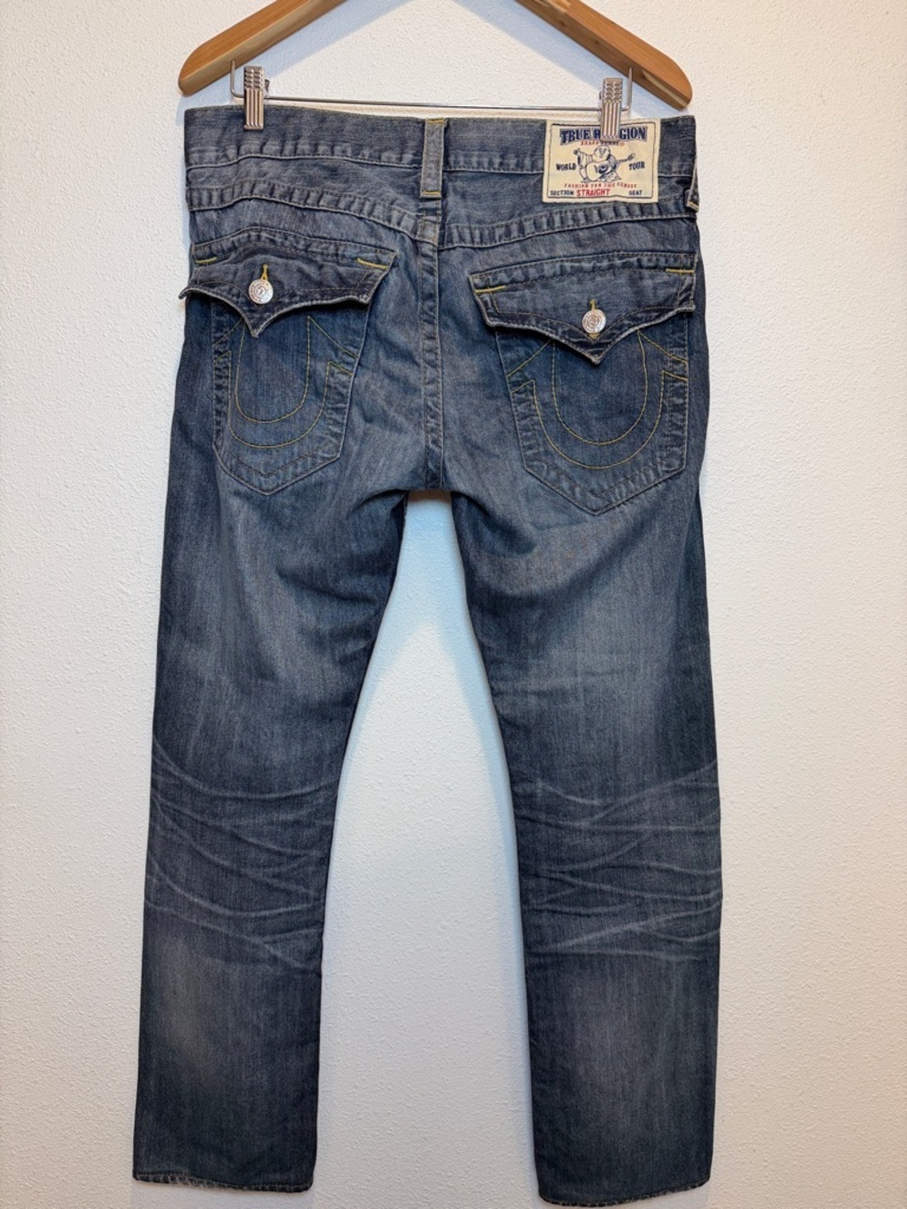 True Religion Distressed Dark Blue Straight Jeans Size 31 - Picture 2 of 4